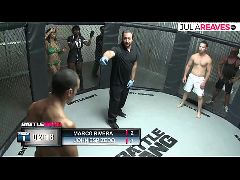 ❤️ Ultimate Fighter-ek zenbakizko neska bat izorratzen du ringean borroka baten ondoren ❤❌ Sexua gugan ☑
